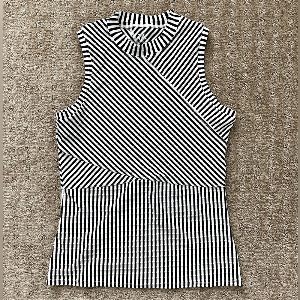 Tail Women’s Small Black & White Stretch Sleeveless Top. Golf. Tennis.